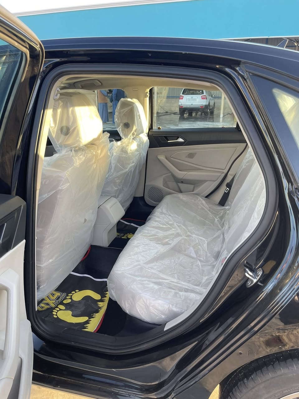 السلام عليكم 
جيتا 2024 امريكي فول مواصفات 1/1

فتحه سقف 

رادار امامي 

كامره 

فول تحكم ستيرن 

دواخل جلد بيجي 

تدفئة كشنات 

بصمه ابواب 

تشغيل عن بعد 

مكينه 1500 تيربو 

رقم بغداد 

وهواي بيه مواصفات بعد 

سياره جاهزه من كل النواحي 

ضربته باب الخلفي الايمن والتكمه الخلفيه اليمنه

السعر 140 وبيها مجال بسيط
مكان السياره ذي قار 

☎️‭0780 599 1081‬
