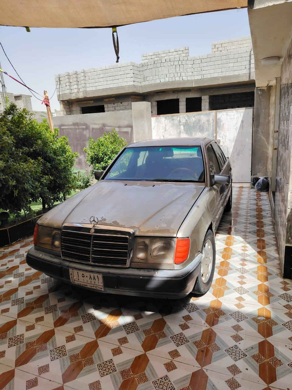 سلام عليكم مارسيدس للبيع مديل 1992 محور ففيتي كير ومحرك جدد مثل ماواضح امامك
سعرها 40 وبيها مجال (ملاحضه) السياره بيها قاصر ل 2028
***********  مكان ديالى كنعان
