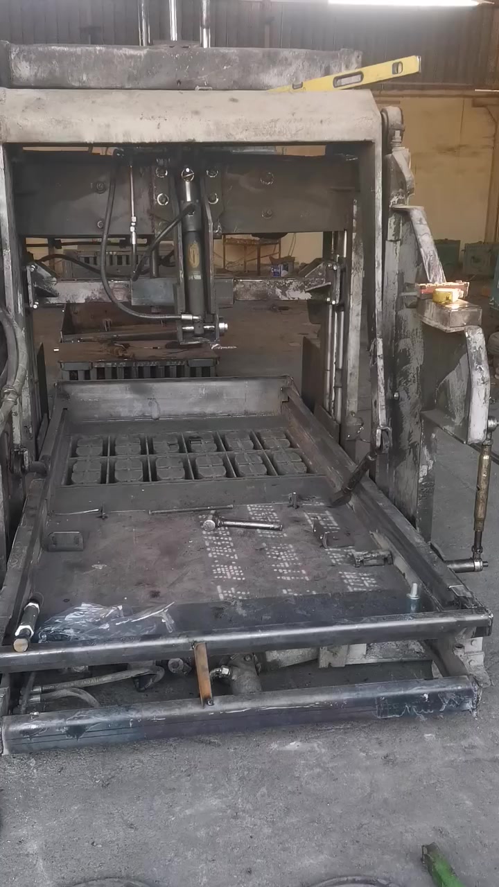 السلام عليكم.. كل عام وأنتم بخير وأعاده الله علينا وعليكم بالخير والبركة.. حداده لتصنيع القوالب بكافه القياسات وحسب الطلب كركوك الحي الصناعي. مع تجفيت الكابسات وملحقات معمل بلوك ***********
