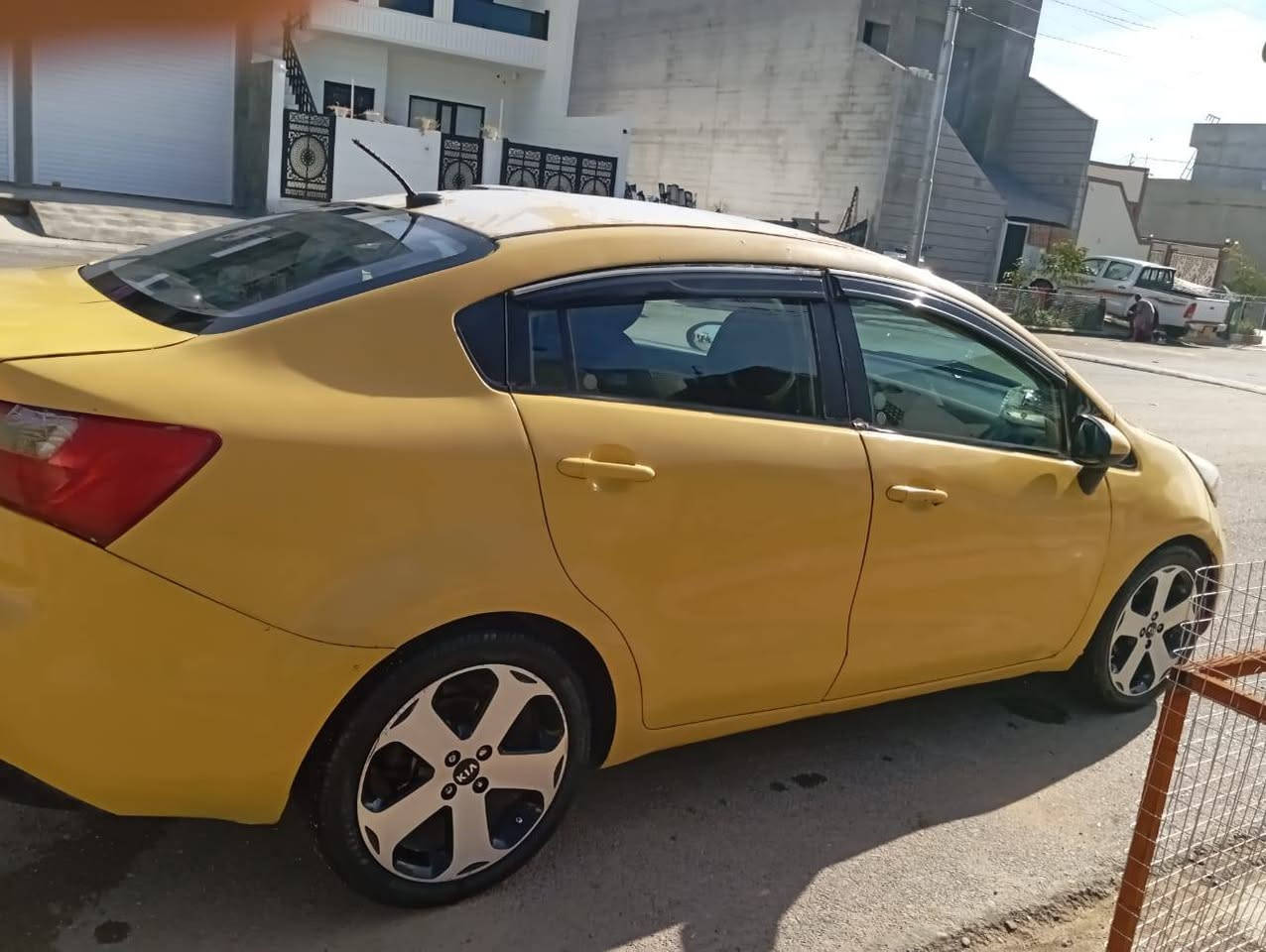 کیای ڕیۆ مۆدێل 2013 هەمو گیانی ئیشدەکات 
تەبرید
پاوەر
شاشە ئایباد
کوشن جلد
ویل کەپ
ماڵی کەسابەت بێ مسروف دژە فیتەر 
سەیارەکە وەسفی ناوێ سەیارەی ماڵە و بەدەست خۆمانەوەیە

ژ.م‪0772 533 8761 السليمانية, العراق
