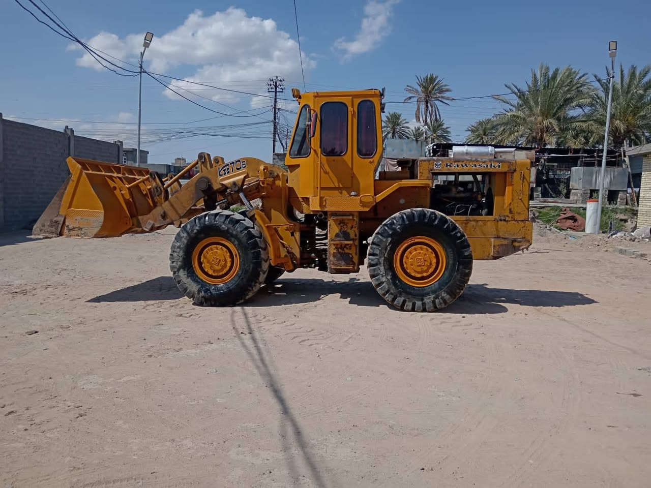 السلام عليكم 
اخوان عندي شفل الي يحتاجه اترزق ع باب الله 
متواجد ع شارع التجاري السيديه
السيديه رقم تلفون 
***********
