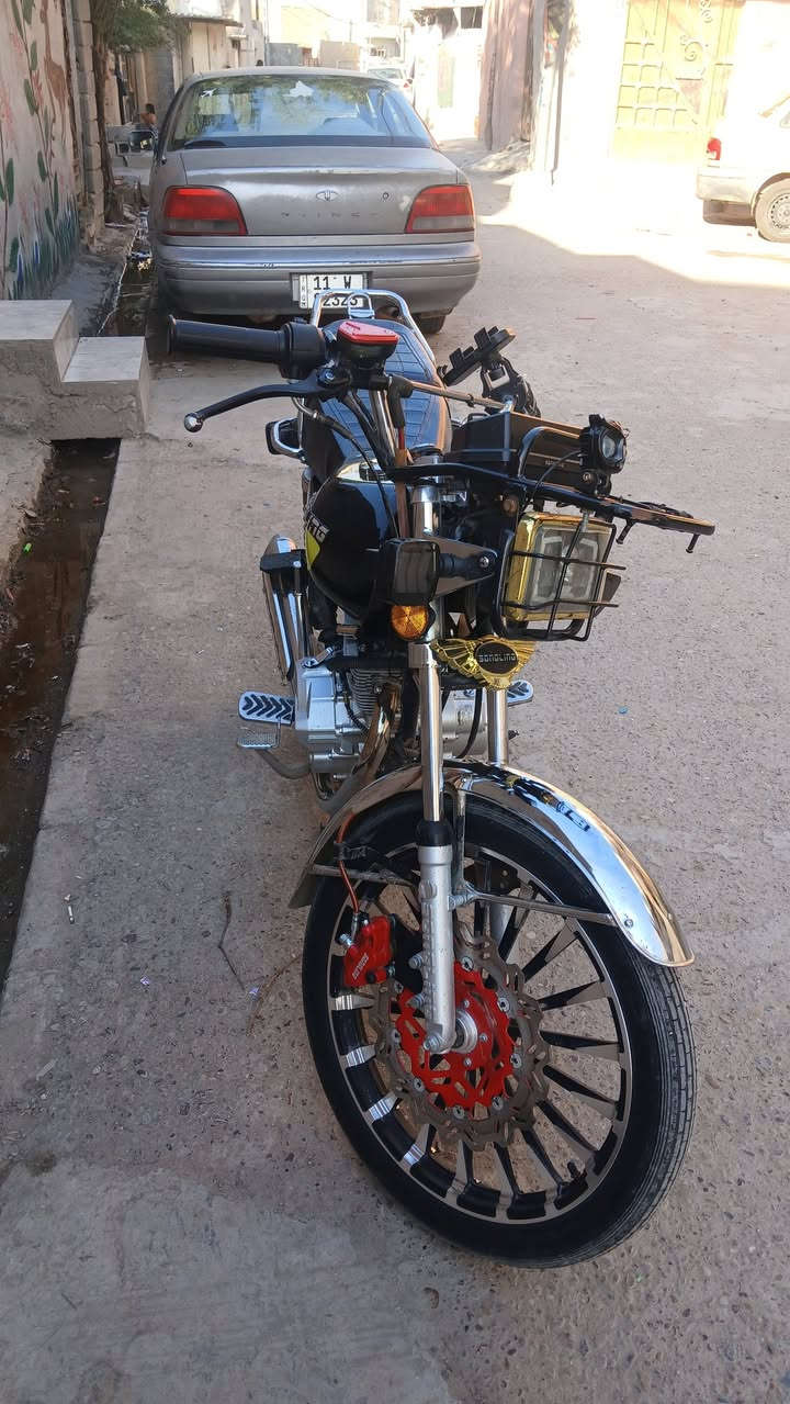 سلام عليكم دراجه 5كير محرك 200 درجه تجي وشوف بعينك درجه كفاله عامه سعر 750 عله الفيس ما متواجد هذه رقمي ***********
