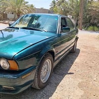 سيارة موديل 1990 • لون زيتوني • نظام زينون • نظام صوت • اطارات جديدة •...