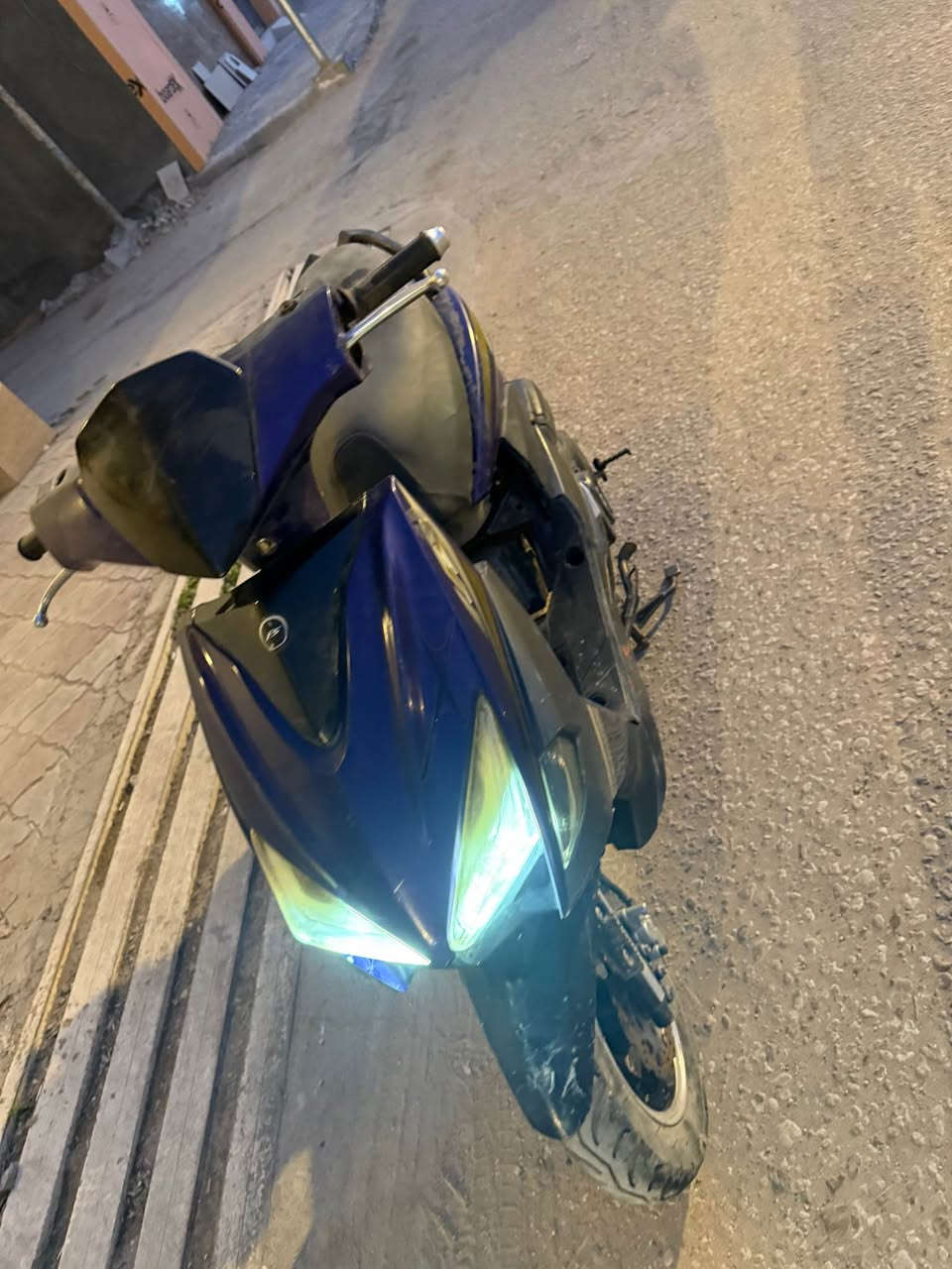 سلام عليكم دراجه أف أس شغاله ايي نقص ما بيها مجفته مرة وحدة سلف هندر سعرها ١٧٥ قفلها مستعجل على البيع رقم الهاتف *********** كربلاء, العراق
