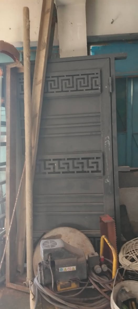 بيبان للبيع للاستفسار الاتصال *********** البيبان في بغداد وكلهن بيبان خارجيه
