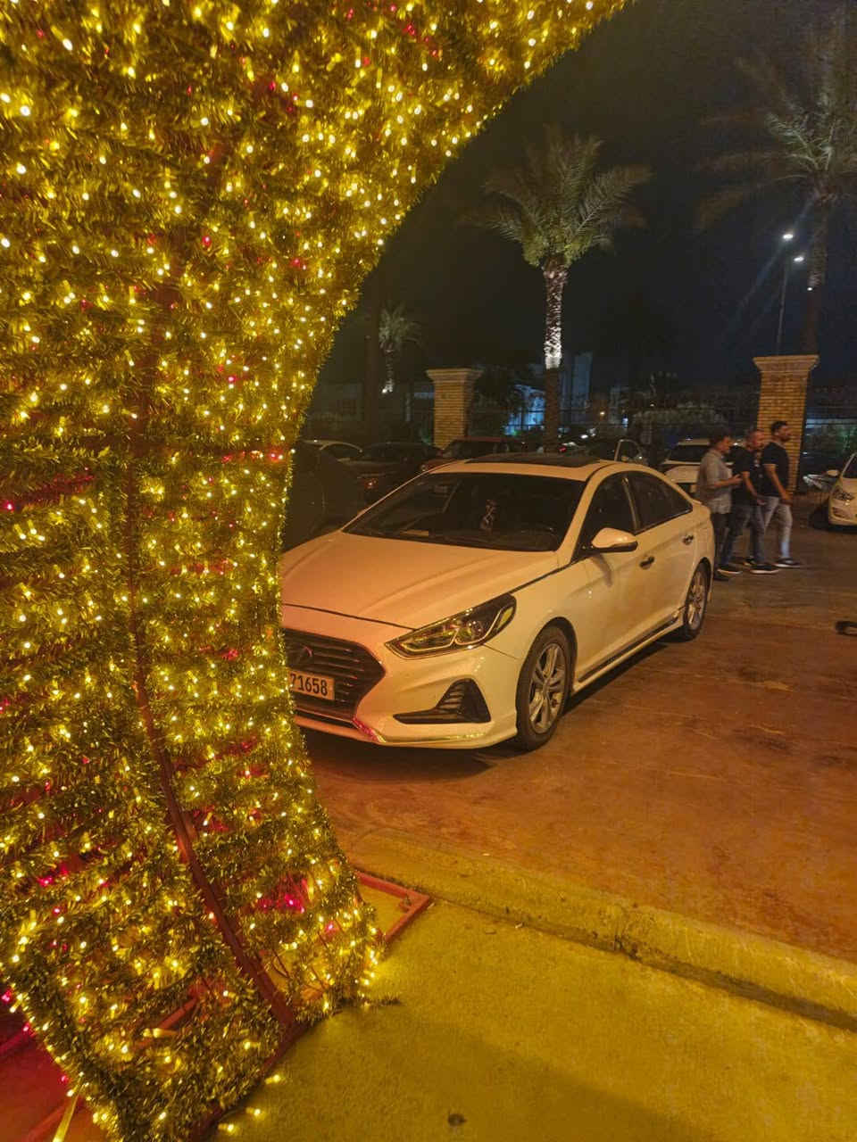 يالله السلام عليكم ...............
لعشاق الجديد ول نضيف فقط 

للبيع سوناتا 2018 وارد امريكي 

حادثه موجود مال امريكا

ليبل واحد السياره كله ........

- مواصفات السيارة 1/1 

- بصمة تشغيل

- بصمة ابواب

- بصمة جنطة

- نظام ترحيب عند الاقتراب

- تبريد ابيانو

- سستم نيكل كامل

- شاشة

- كامرة خلفية دوارة

- كشنات كهربائية

1- مكينه  2400  لمرغوب وضع الشركه  

2- كير  وتماتيك وعادي ATMالمرغوب 

3-  نضام عدم الازعاج بلتبريد  يعني اذا اجاك تصال ينصه صوته ويرجه لوضعه عند انهاء التصال تبريد امامي خلفي منفصل  تتحكم  بلبروده  مال سائق والصدر 

4-  حساس امطار 

5- شاشه بلدشبول لاضهار الاعطال 

6-   اربع  وضعيات للقياده

7-  اناره واشاره ترحيب عند القترات 

8- سمارت روز يعني تثبيت السرعه ذكي 

9- سماعات 10 انفتي مضخم صوت 

10- الايت نضام  highbeam  يعني تصعد وتنزل العدسه معى الطريق وتماتيك

11- حساس تايرات   +تخم تاير جديد 

12-نضام ABS مانع انزلاق

13-مري تعميم ضد الاضائه العاليه  + بلو لينك + باب كراج +  مكالمه طوارئ

14- نضام الملاحه

15-  انضمه للقياده  SPORT   و  ECO  اقتصادي   

 وسبورت عادي وتفاعلي 

16- تحديد موقع السياره  GBS

17-مخارج شاحنه واير ليس   وبلوتوث و USb

18- حاكيه بلاديه

سيارة جداً حلوة ونظيفة ومابيها اي  نواقص ولا شخوط صدر امامي كامل جديد مع الدبلات..فول مواصفات سبورت دبل صالنصه..............

-----------------------------------------السعر ١١٥ وبيه مجال شي بسيط ......

-----------------------------------------

لاستفسار  ***********

مع الامنيات بالرزق لمن رفع المنشور بكلمه الصلاة والسلام على رسول الله
