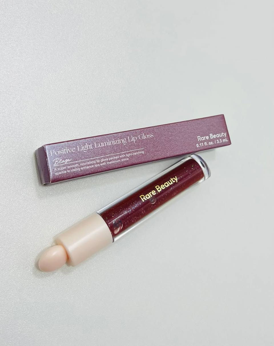 بناتتت 😭 🎀 الترند وصلت بمتجرييي 💄☁️ گلوسات رير بيوتي  Rare Beauty 🫦⋆౨ৎ˚🍓 تدرجات تمووت ترطب وتعطي فوليوم لمعة تجنن، ترطب الشفايف وتطي شكل فخم وناعم بنفس الوقت 💘
تناسب جميع الأوقات واللوكات ⏰
ومتشقق الشفه نهائي ترطب الشفة وماتخليها تيبس ✨😍
أختاري اللون الي يعجبج وجربي  !! 🙈

📍ملاحظة📍هذا المنتج مايطلع بطلبية وحدة الة مع الطلب منتج ثاني بي توصيل.
بناتتت 😭 🎀 الترند وصلت بمتجرييي 💄☁️ گلوسات رير بيوتي  Rare Beauty 🫦⋆౨ৎ˚🍓 تدرجات تمووت ترطب وتعطي فوليوم لمعة تجنن، ترطب الشفايف وتطي شكل فخم وناعم بنفس الوقت 💘


**إذا كنت صاحب هذا الإعلان وتريد حذفه لأي سبب، رجاءا أرسل رسالة إلى الدعم الفني**