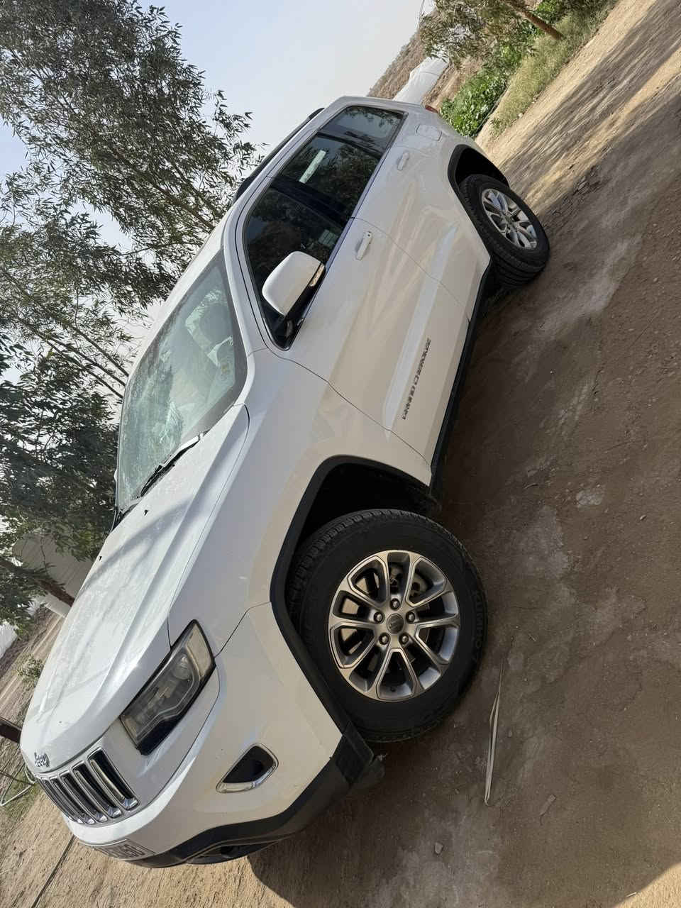 جيب لاريدو 2014خليجي مكفوله كفاله عامه رقم بغداد ماشيه 162 قابله للزياده بأسمي السعر 240 وبيهه مجال العنوان ديوانيه موبايل ***********
