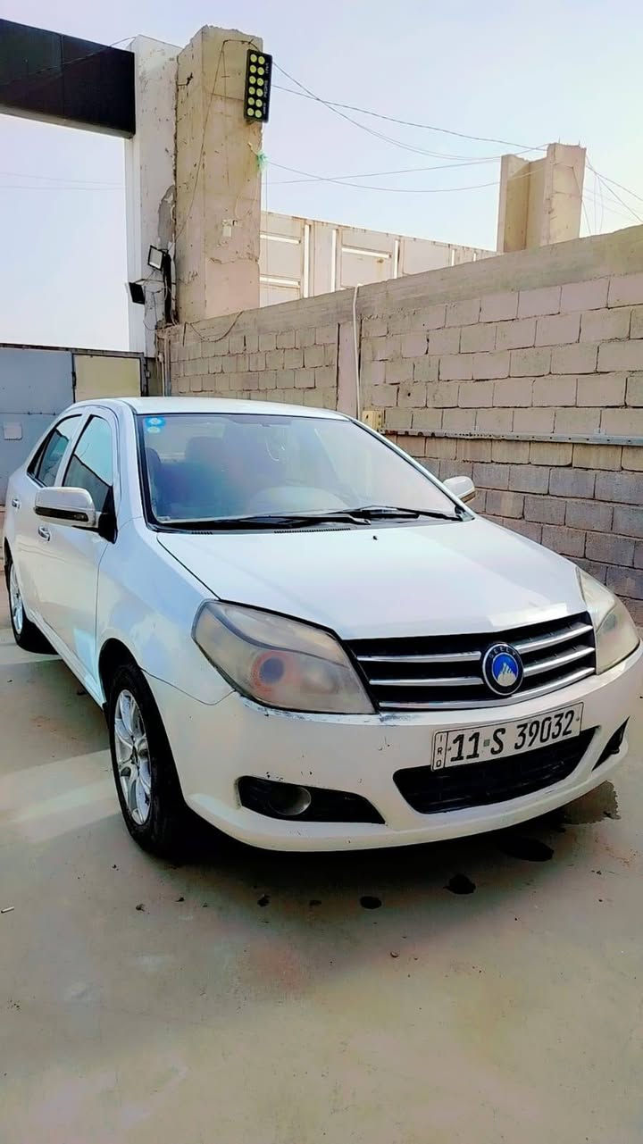 يا الله
السلام عليكم ورحمة الله وبركاته 

للبيع سياره جيلي ام كي  2012  

رقم بغداد انكليزي 

سنويه 28

حداديه جديه 

كير كفاله 

المكينه فقط تبخير بدايه تبخير 

ارضيه جلد 

دوشمة مقاعد جلد جديده 

لايت LEDزنون 

شاشه 

كهربائيات كولها شغاله 

اكو فقط طختين بجاملخ الايسر لخلفي  +قبق الصندوك رصعه  

وين ماتريد ترايك جاهزه السياره 
مكاني بين بغداد وبابل 

السعر ٤١ وبيها مجال 

الاتصال ***********

غير متواجد على الفيس
