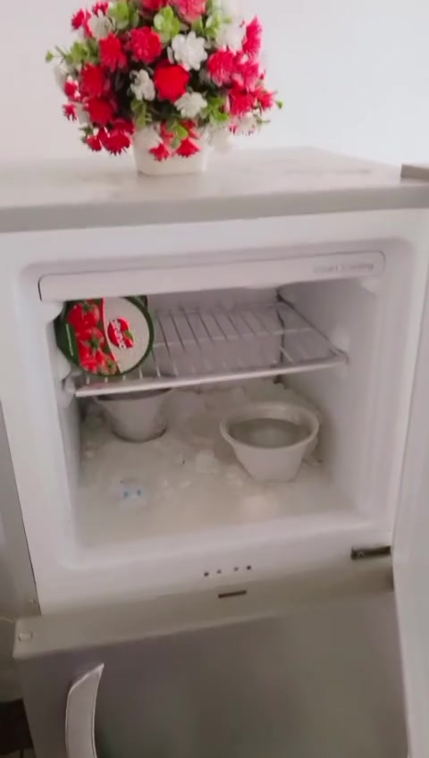 ✨ للبيع ثلاجة نظيفة جداً ✨
الثلاجة بحالة ممتازة
 وتبريدها حيل ممتاز ❄️
ما بيها أي ضرر أو عطل، 
استعمال نظيف جداً وكأنها جديدة 🌸
💰 السعر: 175 ألف بيه مجال بسيط
📍العنوان: حي الشهداء 
قرب مدرسة المفاخر
للاستفسار مراسلة خاص 🤍


**إذا كنت صاحب هذا الإعلان وتريد حذفه لأي سبب، رجاءا أرسل رسالة إلى الدعم الفني**