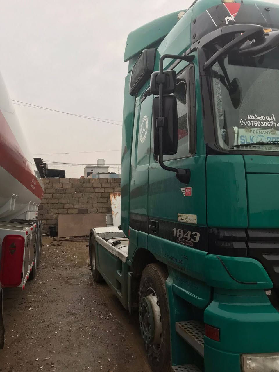 مارسديس كتروز موديل 2000 طوناج شغال جبيس شغال سنويه 27 السعر 3 و25$ بيها مجال ***********
