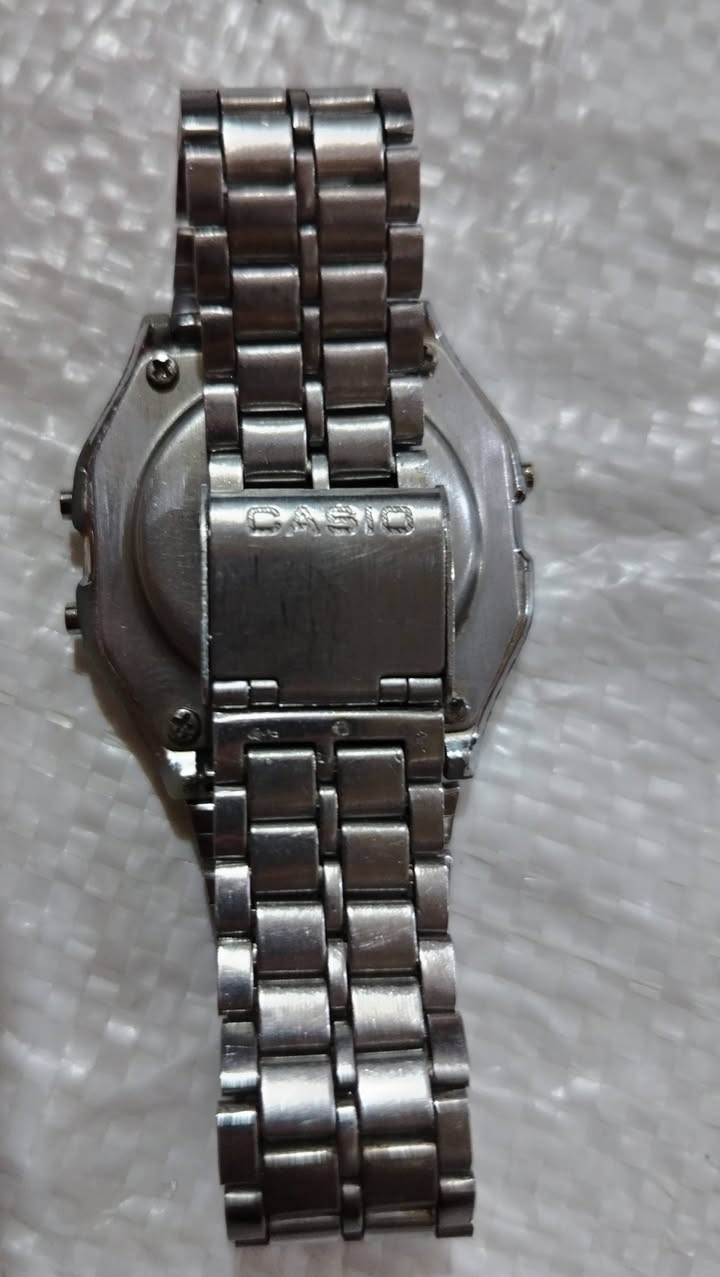 ساعه كاسيو CASIO الصنع ياباني سنه الصنع الثمانينات
الساعه باله السعر على الخاص


**إذا كنت صاحب هذا الإعلان وتريد حذفه لأي سبب، رجاءا أرسل رسالة إلى الدعم الفني**