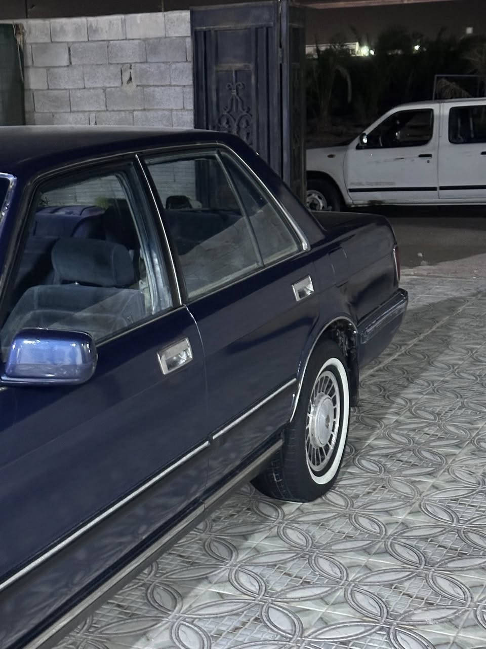 سيدان 1991 رقم بصره سياره معمره بدون ضربه مكينه وكير جدد سياره جاهزه حداديه جديده دواخل حلوه بس الدشبول عوزه ترتيب تحويل ثاني يوم العنوان البصره الزبير الهاتف السعر 55 وبيها مجال ***********
