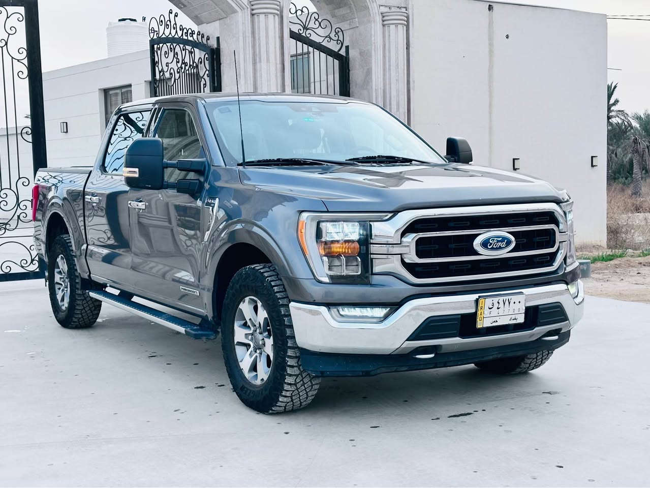 السلام عليكم بيع او مراوس فورد F150 هايبرد موديل 2021 حادث بسيط جداً صور الحادث بالمنشور باب السايق وخلف السايق  السياره جديده بجم كبس وبدون دواخل ايرباك كشن فقط ماشيه 80 الف رقم بغداد بأسمي محرك 6 سلندر حجم 3500 ارغب مكينه مكان السياره المنصور او الدورة
السعر 295  
واتس اب ***********
*********** بغداد, العراق
