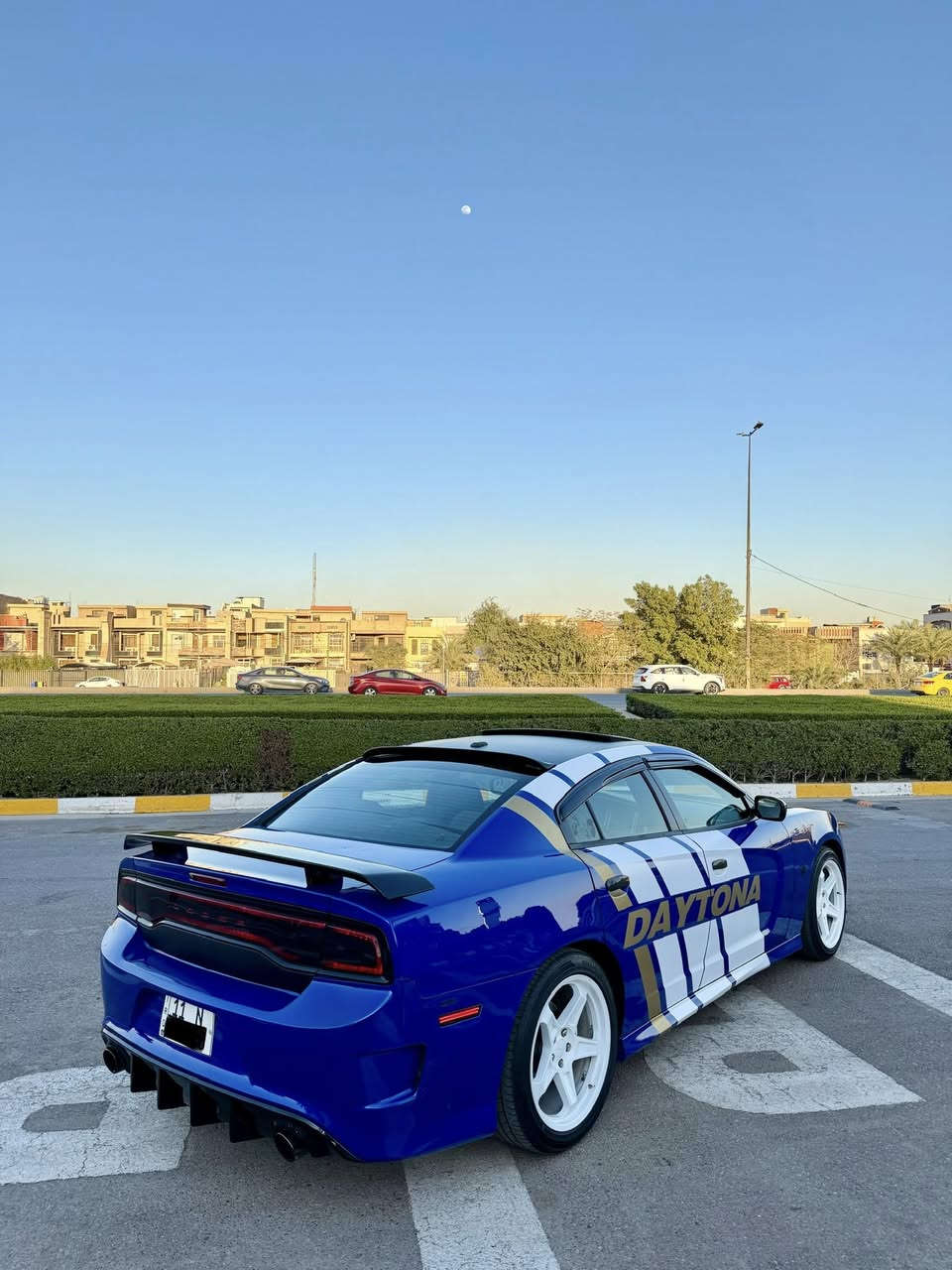 جارجر نسخه الديتونا 1865
موديل 2013 
محرك 5700 مامفتوح كفاله 
وارد امريكي حادث جاملغ خلفي وبل العراق جاملغ امامي 
بدون ايرباك بدون لغد وشاصي كفاله 
صور حادث تفضل خاص ودزهن الك 
سياره مصروف عليه ومتعوب 
فول موصفات 
فتحه بصمه شاشا جبيره 
كشن حضن خياط بلون ازرك ومختم ديتونا 
احزمه الامان بلون الازرق 
كشن كهرباء 
محدث كامل اس ارتي 
عليه ويل دايموند وتخم تاير 
كفرات فجوج
صدر امامي خلفي جديد 
برمجه وطلقات 
اكسل قفل srtلمشيف 
دركه srt
كزوز رعب 
مكان السياره بغداد السيديه 
***********
