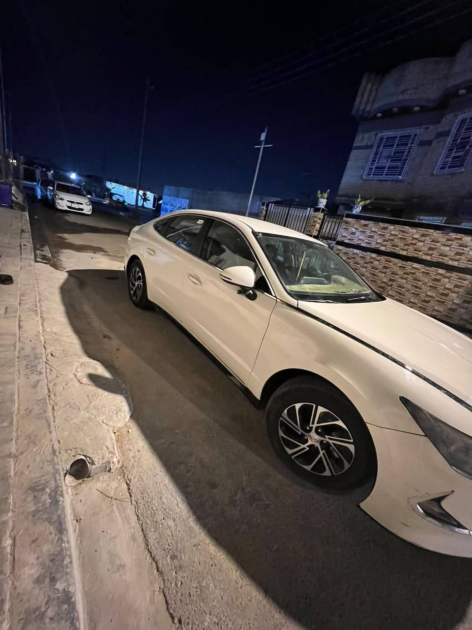 سلام عليكم سياره البيع سوناتا هايبرد موديل 23 اصل كفل ما عده جملق سياره تبريد حداده تخم تارير رقم الجوال *********** سعر ١٣٠
