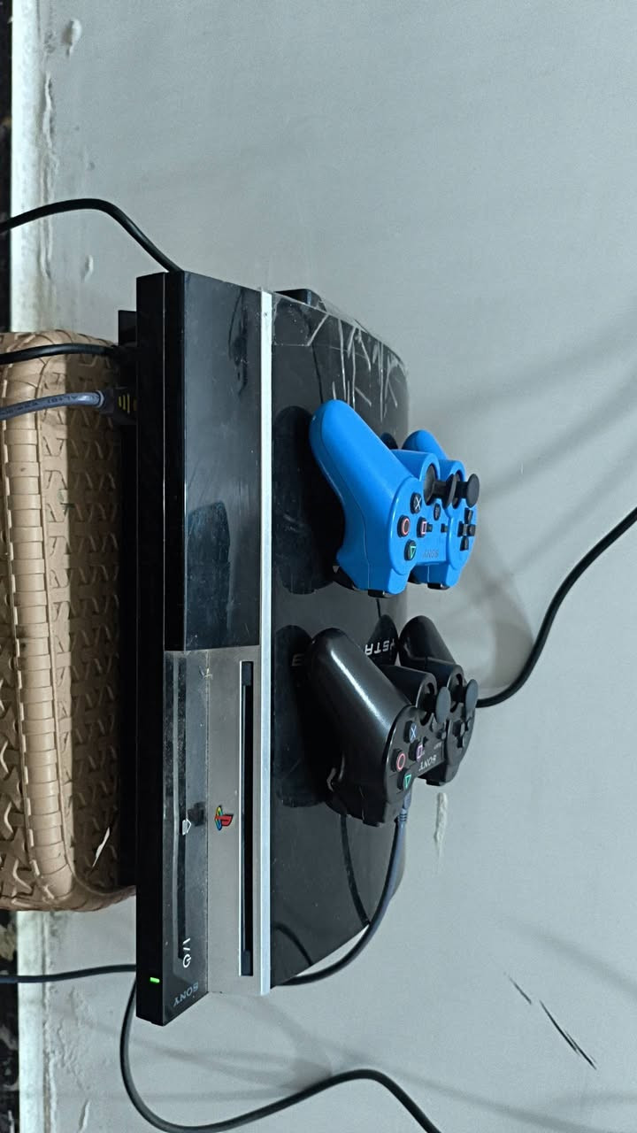 بلي 3 نضافة 100/90 كاملة ملحقاتة وبي هارد 55لعبة العاب قوية وبلي حلو ونضيف السعر 100
مكان بغداد شهداء البياع ***********
