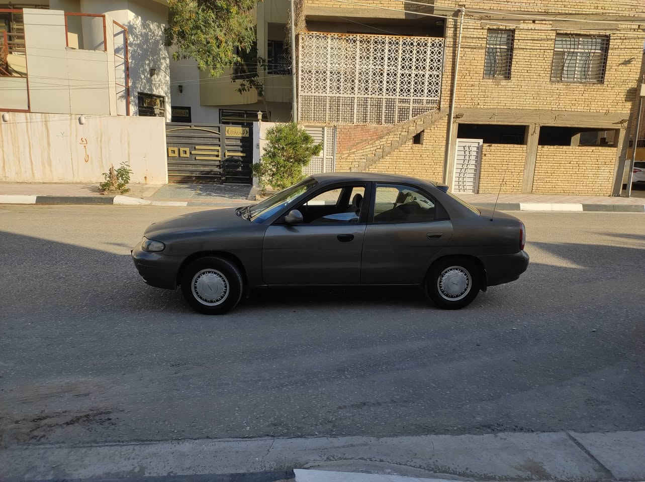 سلام عليكم للبيع دايو نوبرا    ـ 1-   مديل 1998.  سنوية بسمي رقم دولي مداور مباشر رقم بغداد تبريد شغال محرك وكير مكفول سيارة مال جناي سيارة عل البلاد سعر 48.      استفسار على رقم ***********
