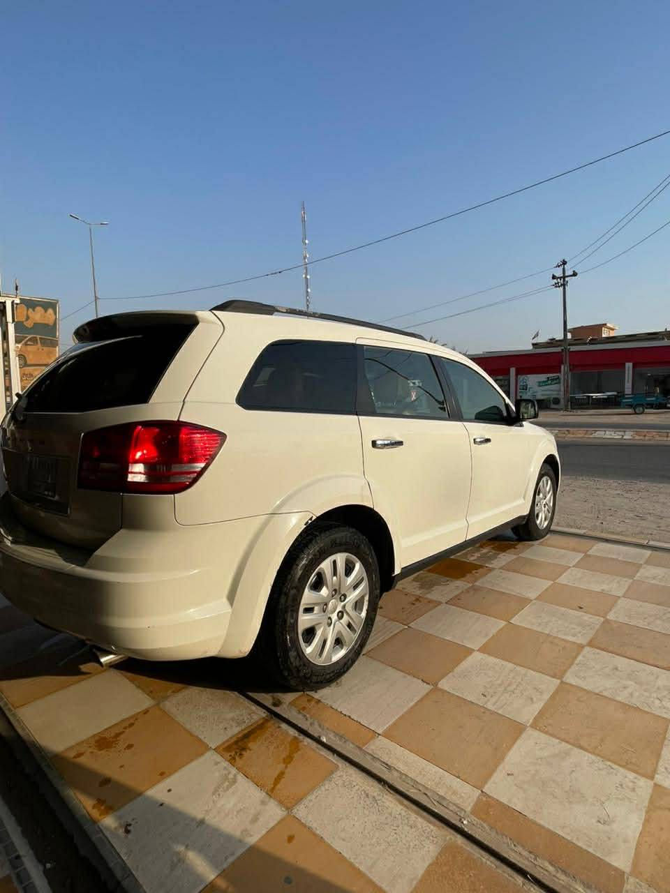 للبيع بالتقسيط وبالنقد للموظف
جورني دوج 2017 امريكي بيه بارد بالباب السائق رقم دولي مجدد وسنوية مجدده
***********
