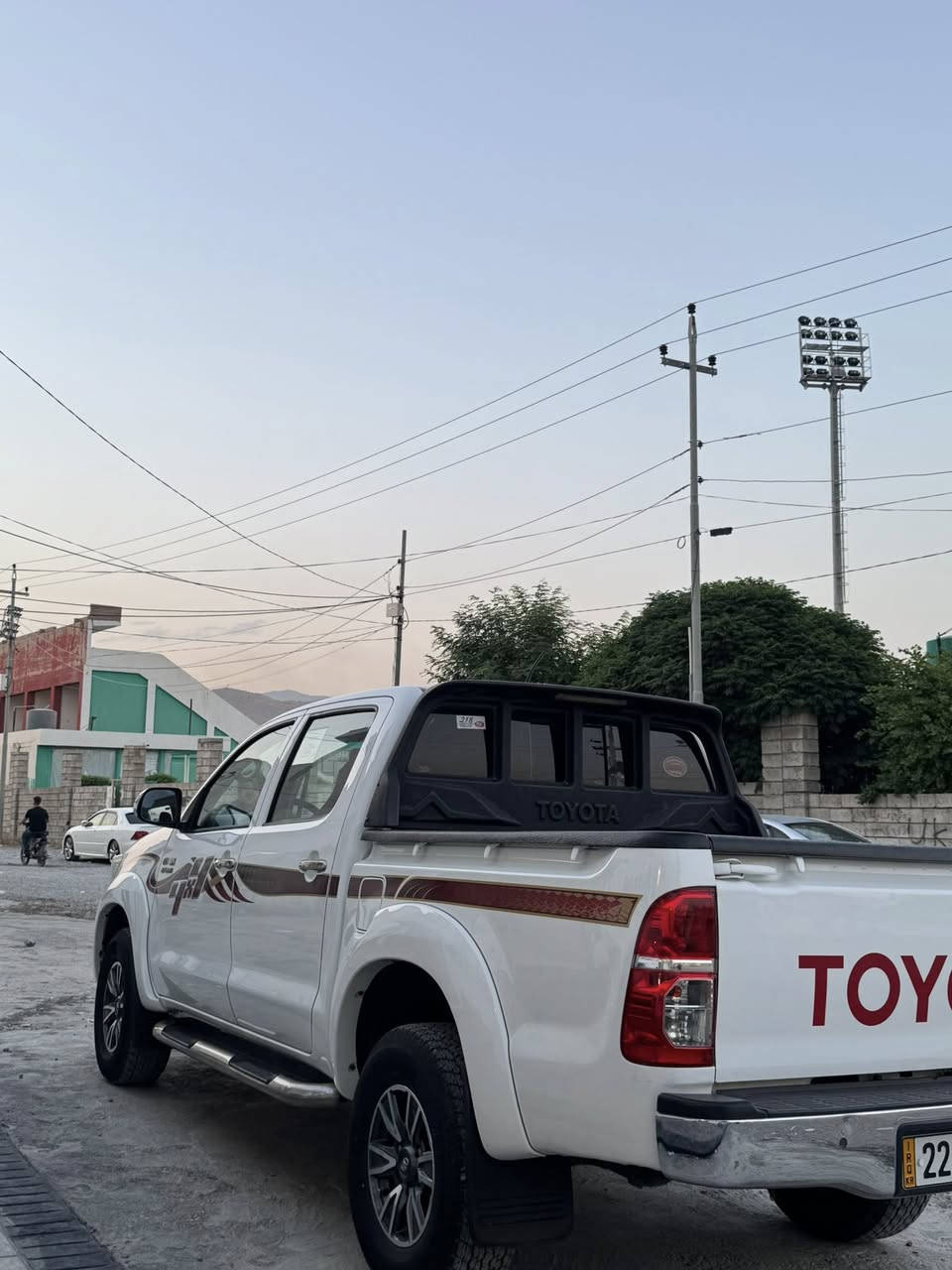 مەرزیەی 2013
بێ بۆیاخ 
108 هەزار ڕۆشتوە
0750 152 39 62
