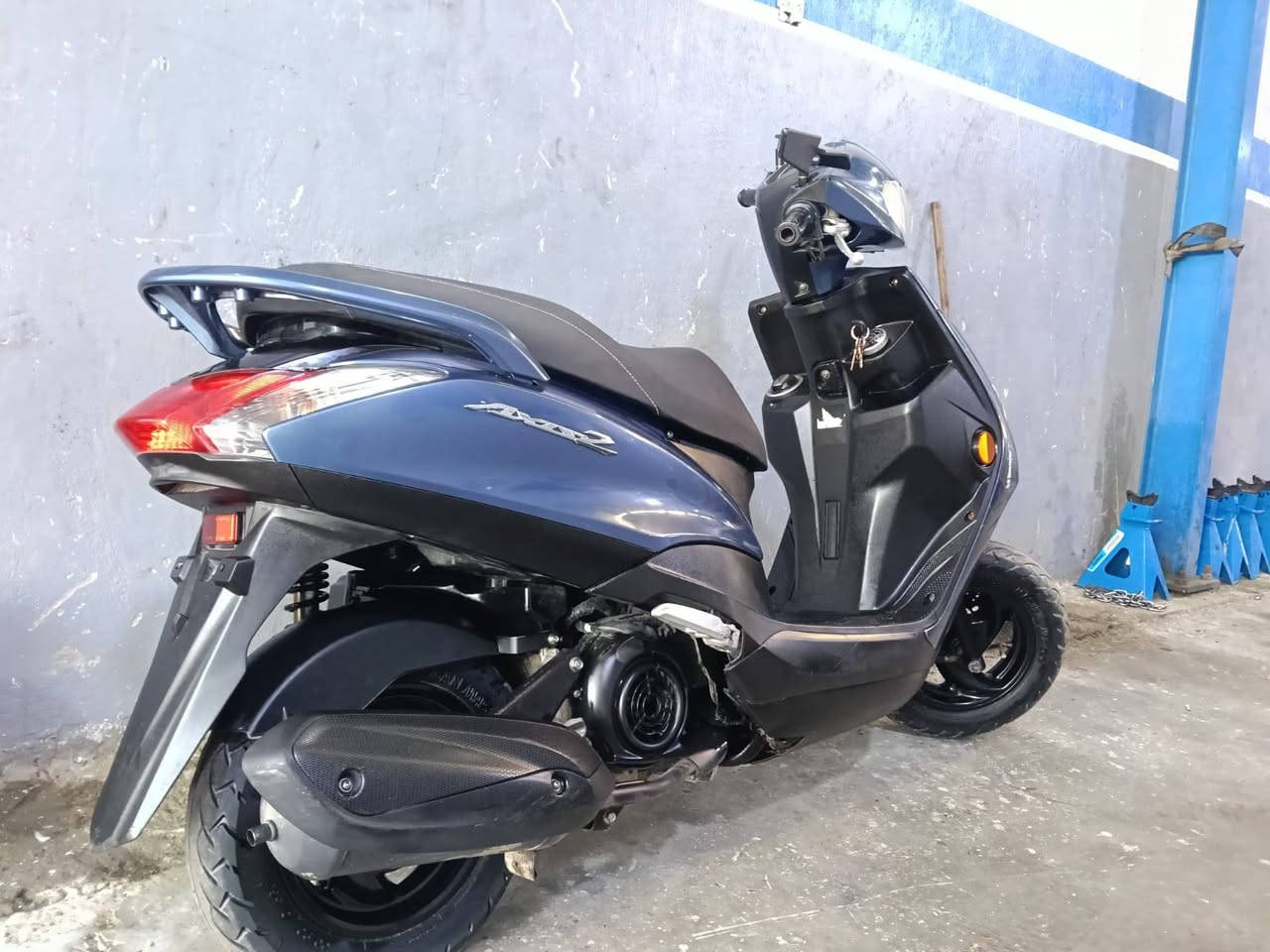 السلام عليكم للبيع  دراجه لكزز حيث z مال رنبهةصرله شهرين عندي دراجه مابيه اي نقص  لون مميز  
ريديه  1,350      مليون 350 الف  بيهه مجال عنوان الطالبيه قرب الفلكه 83
***********
