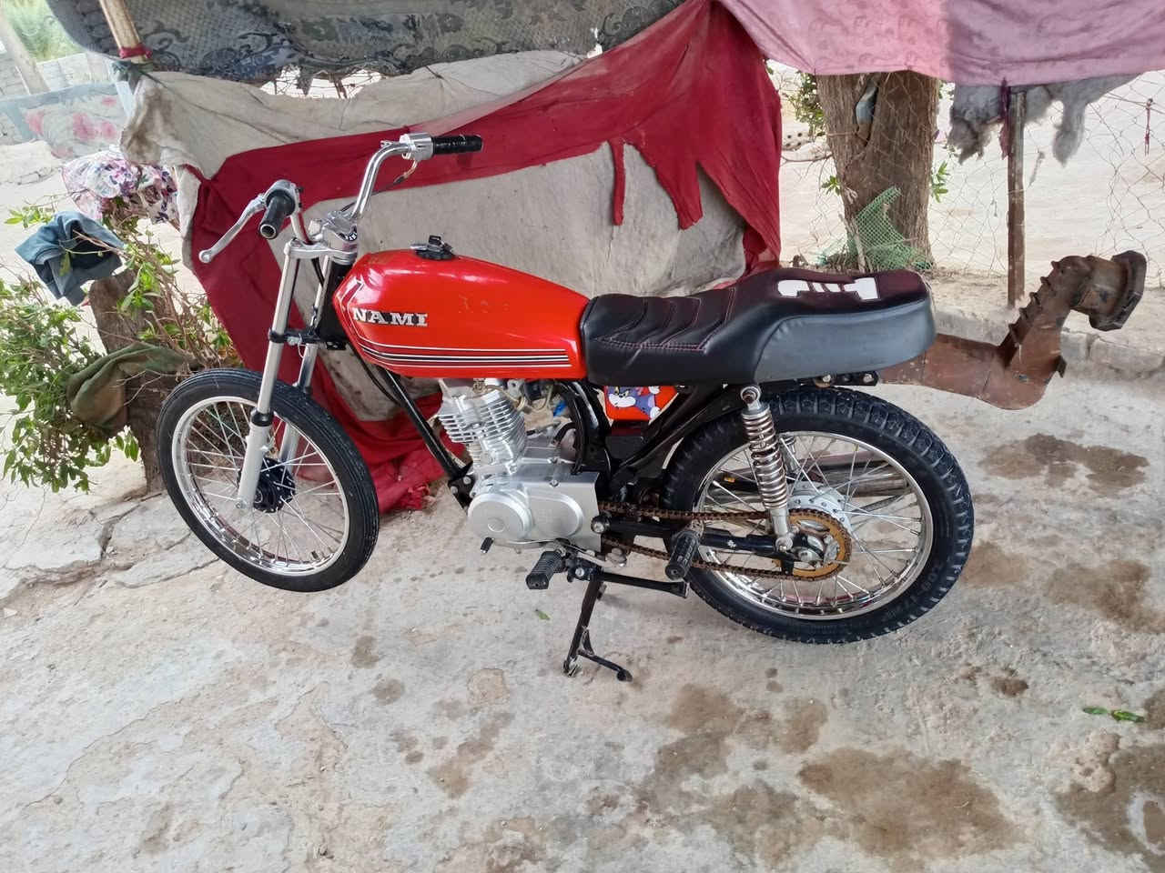 البيع حربي نامه كلك كلك خمس وعشرين درجه مفول السعر ٥٥٠ وبيه مجال قليل العنوان طريق قاسم كفل  ***********
