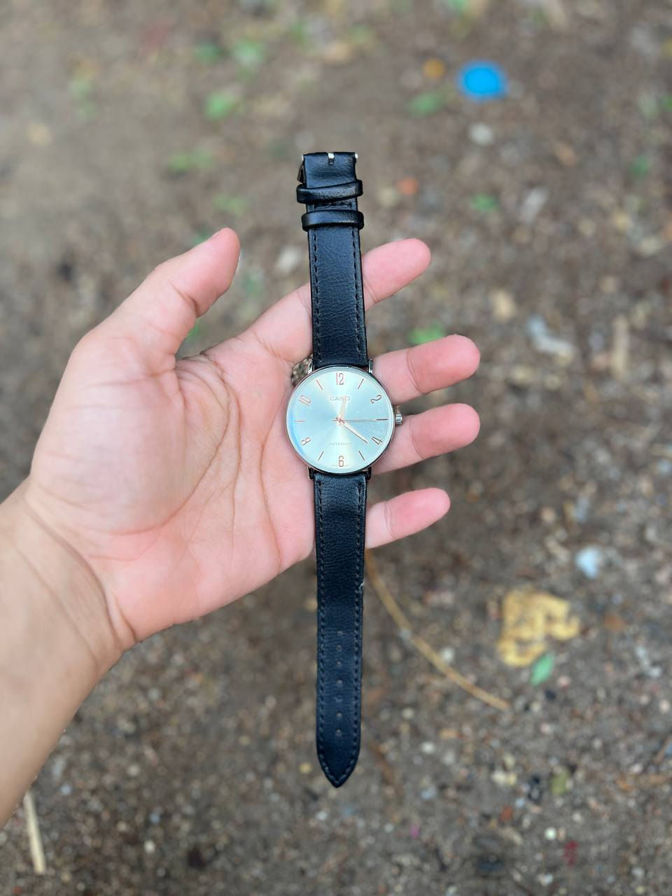 اناقة الرجل تبدأ من ساعته
ساعة رجاليه بسير جلد مميز وانيق تصميم كلاسيكي يناسب كل اطلالة جودة جميلة مريحه بلبس متوفر توصيل جميع المحافظات


**إذا كنت صاحب هذا الإعلان وتريد حذفه لأي سبب، رجاءا أرسل رسالة إلى الدعم الفني**