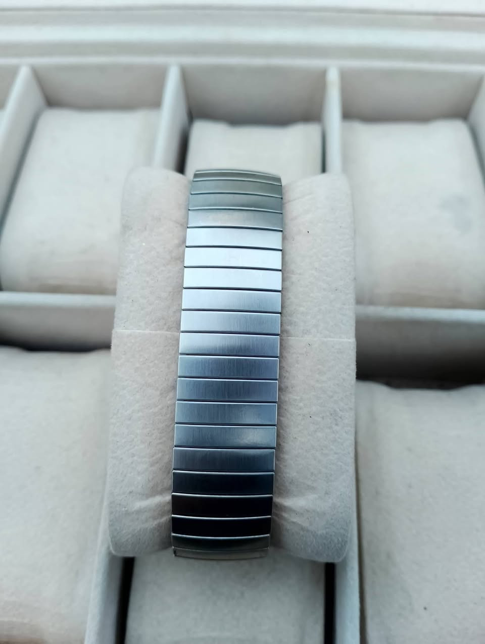 بسم الله الرحمن الرحيم 
تحيه طيبه للجميع ♥️ 
للبيع ساعه كاسيو 
مكينه ياباني اصلي 
سير سل ستيل مطاط 
مكينه بطاريه 
السعر 45 الف 💵 💵 
العنوان بغداد الدورة 
يوجد توصيل إلى جميع محافظات العراق وبغداد أيضاً 
للحجز والاستفسار المراسله على الخاص او على الرقم 
ه‍ *********** ☎️ متوفر واتساب
