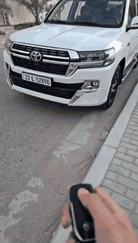 سلام عليكم لاند كروز شركه جيهان سياره نضيفه ماشيه 80الف كفاله عامه من صبغ وضربه بيها سونارين سعرها 530مكان سياره كربلاء ***********
