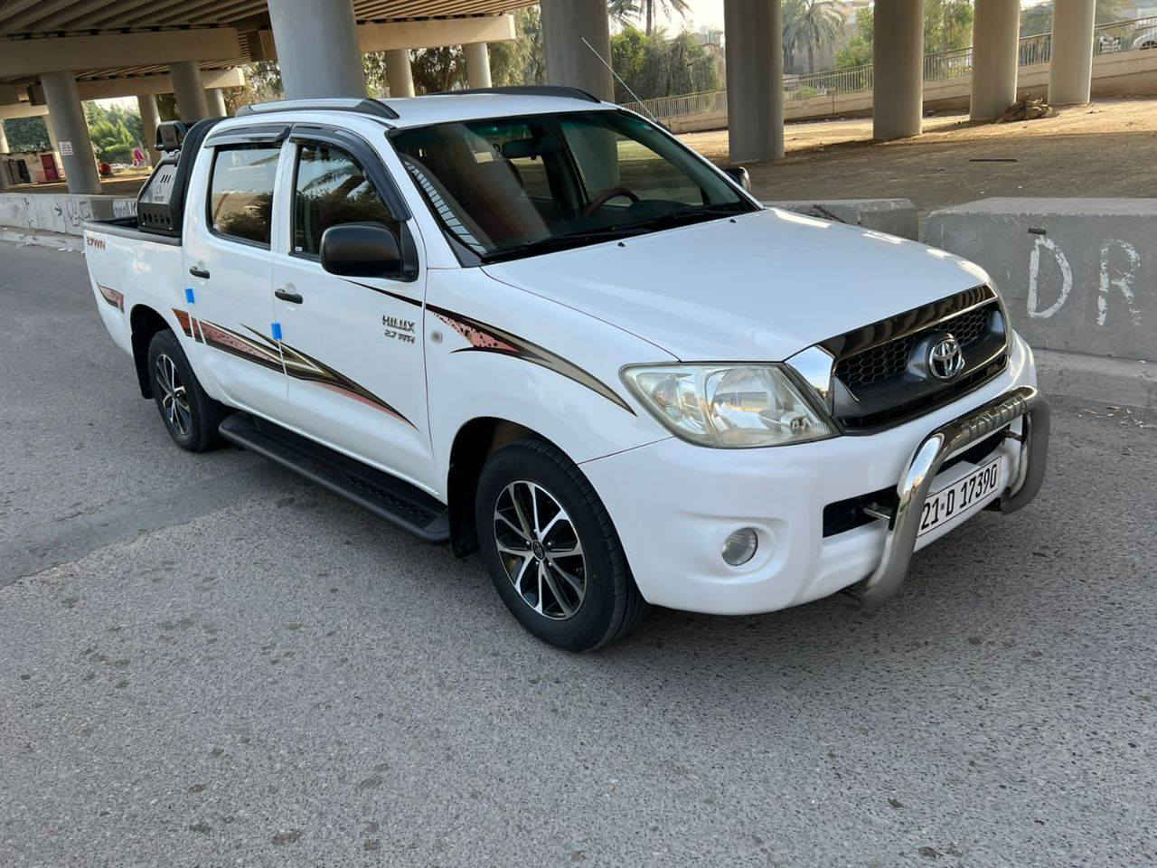 سلام عليكم بيكم هايلوكس موديل 2010 سيارة نضيفة  محرك كير على وضع الشركة خير من الله  بيهة بارد الجاملغ الخلفي جهة السايق  رقم سليمانية  تبريد تدفئة
السعر 168 وبيها مجال
مكان السيارة  بغداد _ناحية اليوسفية 
للاستفسار رقم ***********
