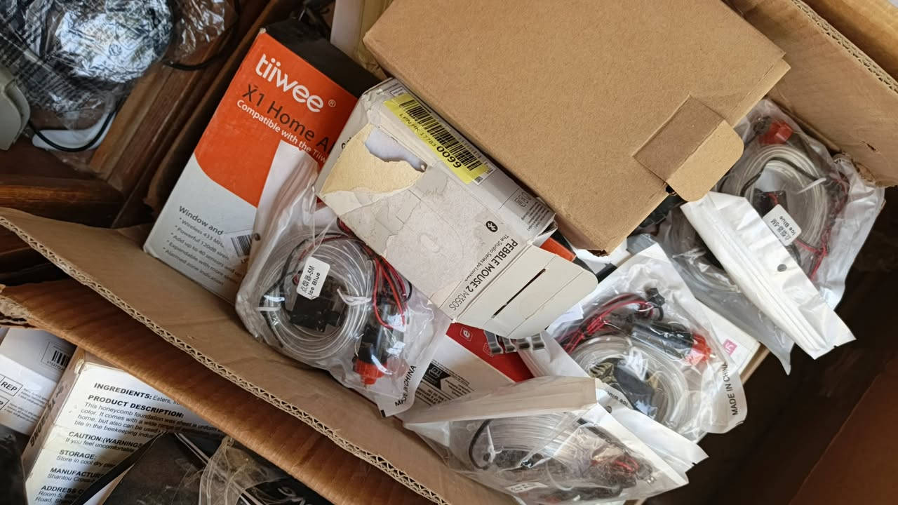 بضاعه 8 كراتين أغلبه إلكتروني  كامرات ساعات ايربودات ونواعم فقط كارتون احذيه جديد أبيع شلع اللي يريد يجي خاص سعرها 550


**إذا كنت صاحب هذا الإعلان وتريد حذفه لأي سبب، رجاءا أرسل رسالة إلى الدعم الفني**