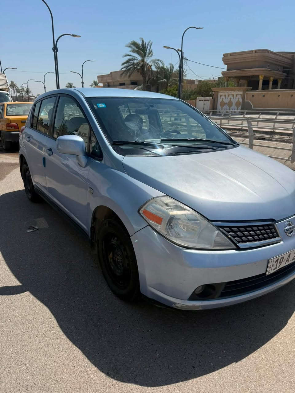 السلام عليكم
للبيع فقط 
نيسان فيرسا 2011 هاج باك  اللون بحري رقم كربلاء انكليري مداور باي محافظه  جاهزه ما عايزه شي سونارها موجود بالصور 
مكان السياره بالحله 
السعر 72 وبيها مجال حك الجيه 
الاتصال ***********
