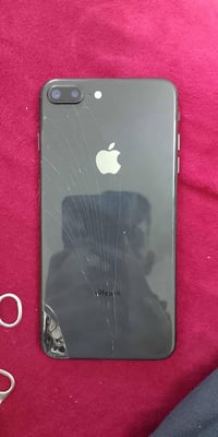 آيفون ٨ بلص • ذاكرة ٦٤ • شاشة وبطارية مبدلة