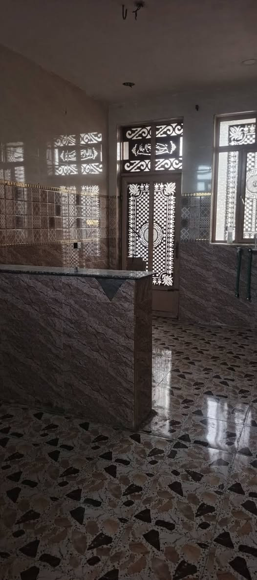 سلام عليكم #دار#اللايجار 
بيت اللايجار ١٥٠ متر في الجيغيفي الثانيه مقابيل العلوه
كامل ماء كهرباء خدمات كامله 
الدار ركن ايجار وبي مجال
***********
