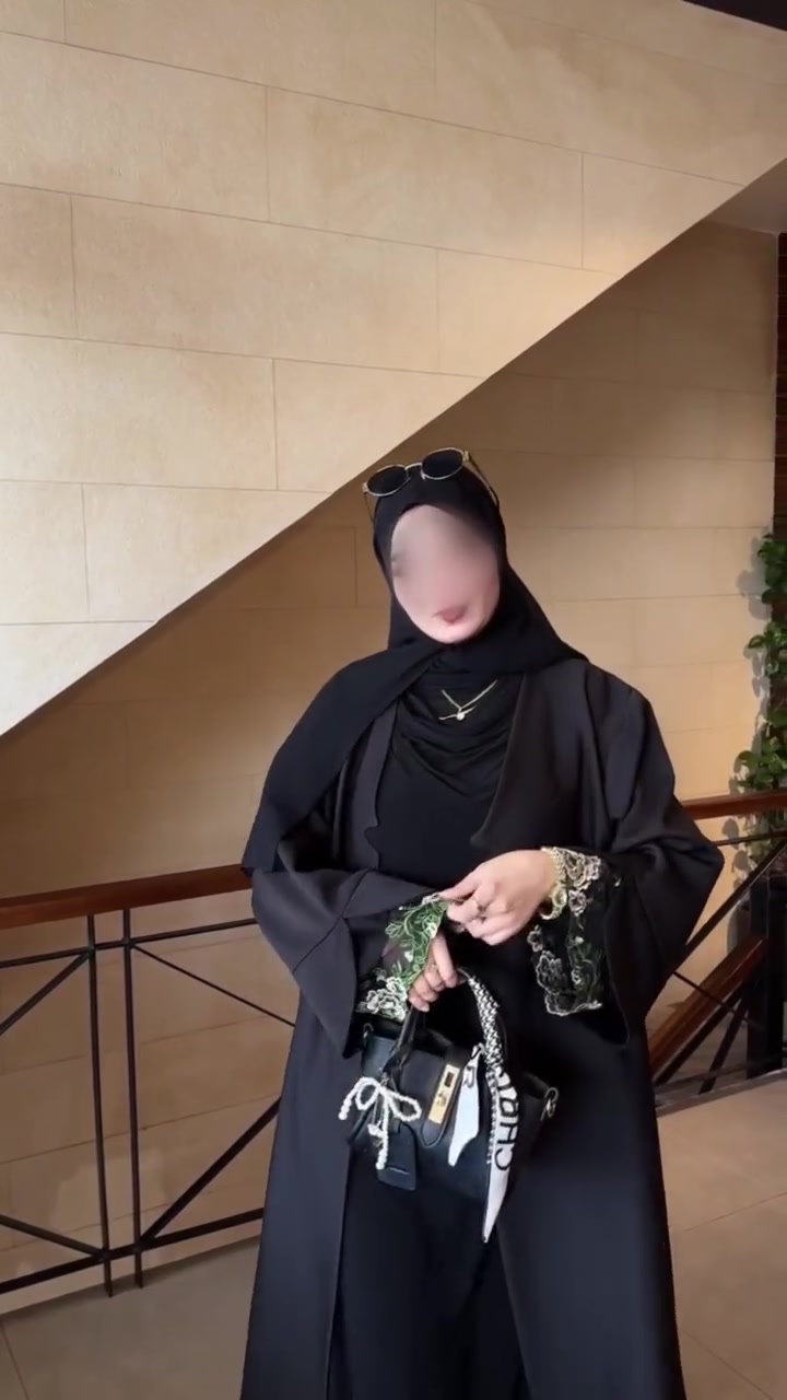 عباية دانتيل 🌸

القياسات :
فري سايز تلبس لحد وزن 80 كيلو. 

الالوان :(اسود دانتيل احمر ،
 اسود دانتيل ابيض ) 

الطول : 140 cm 
القماش : باربي

مفرد


**إذا كنت صاحب هذا الإعلان وتريد حذفه لأي سبب، رجاءا أرسل رسالة إلى الدعم الفني**