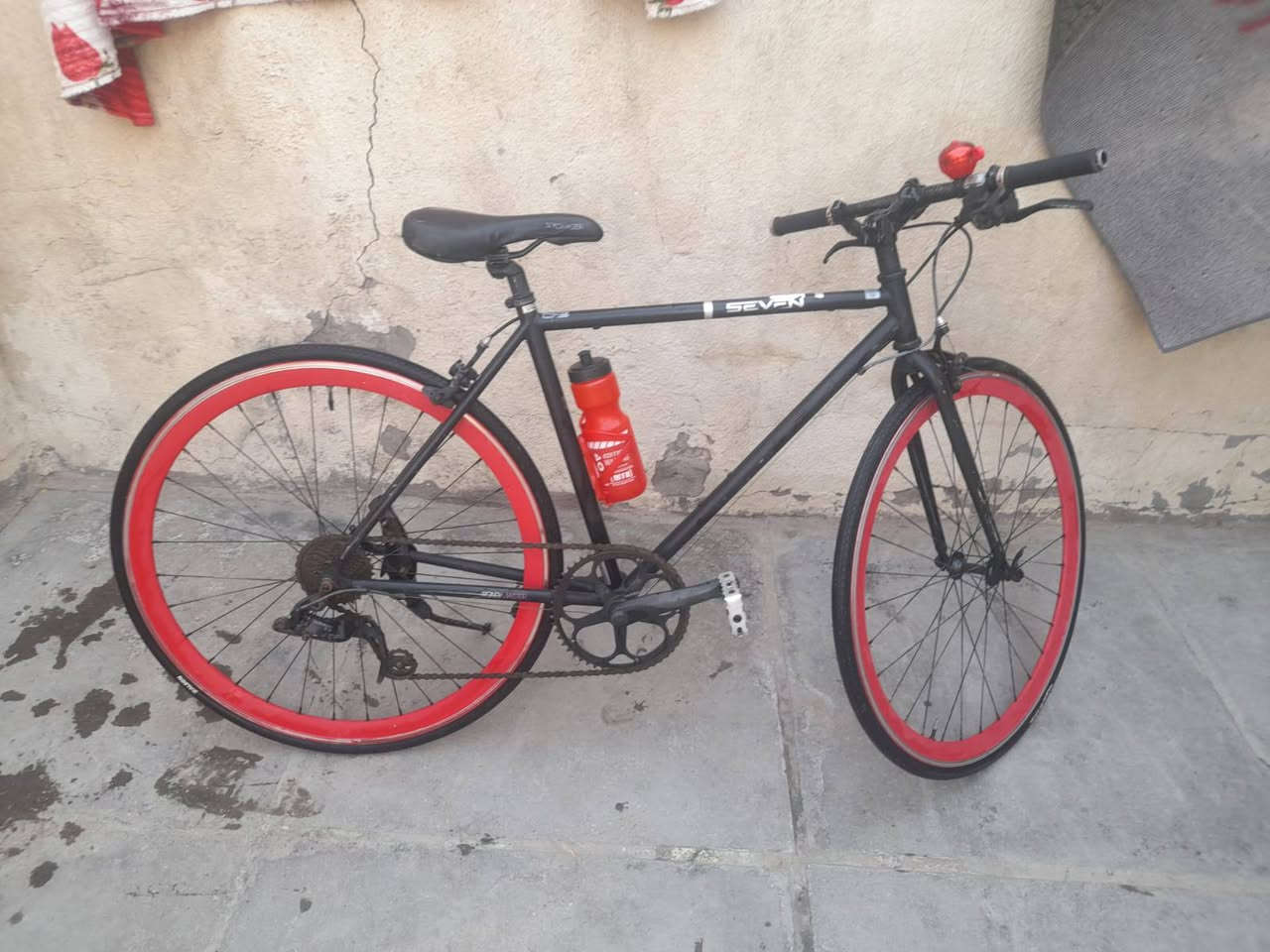 سلام عليكم بايسكل رياضي نضيف سعر 100 مكان بصره بل طويسه ***********
