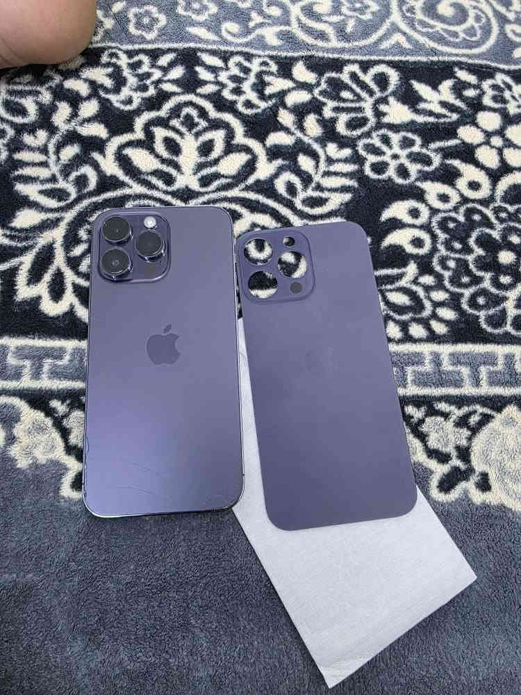 ئایفۆن چواردە پڕۆ ماکس
شتی جوانو  ماقوول
١٢٨ گێگاو یەک سیمو ئیسیم
شاشەی کەمێ وردە شوختی هەیە
بەشەرتی نەکراوەو دەست کاری نەکراو 
ڕێــژەی پــاتری  ٨٨ ی هەقیقی
بەس مۆبایلەکەیەو هیچی لەگەڵ نییە
تەنها پشتەکەی ئەو درزانەی هەیەو
پشتێکیشی لەگەڵە بەس گۆڕینی ماوە
نــرخی ٥٢٥  دۆلارو مــەجالێکی زۆر کەم
گۆڕینەوەو گەیاندن هەیە
***********  ـــ ڤایبەر وەتس ئەپ
  ***********  ـــ السليمانية
