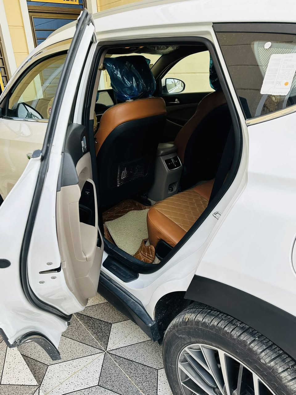 توسان 2020
ماشيه حقيقي 75000
كلها على بلاد برغي مامفتوح... 
 فول مواصفات
باسمي رقم اربيل سنوية 2030
حساسات امامي خلفي 
ليد امامي خلفي
 بالمري ومري شفط
اشارات ترحيب باب ومري
كير 3 انضمه 
تخم تاير جديد.... وسبير مانازل حته عده بلاد
باتري جديد
كير ومكينة كفالة
بصمه 2
سايد بريك برجل 
كامره دواره 
كشنات كهربائيه 2
تبريد قطعتين
سونار موجود 
مكاني صلاح الدين تكريت 
الاستفسار الاتصال على الرقم ‭0782 415 3477‬
