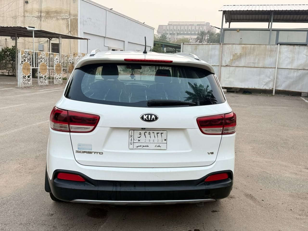 سورنتو خليجي ٢٠١٦ اللون ابيض ٦ سلندر ٧ راكب كشنات جلد بصمه مع بصمه أبواب جنطه كهرباء مرايه شفط واشارة بالمراية زراك لايت حساسات ماشية ١٥٢ الف بيها بارد بسيط هلال الجاملغ الخلفي الأيمن وتكحيل شفة البنيد موضحه بالصور والسونار السعر  220 وبيها مجال الاتصال على الرقم ***********
