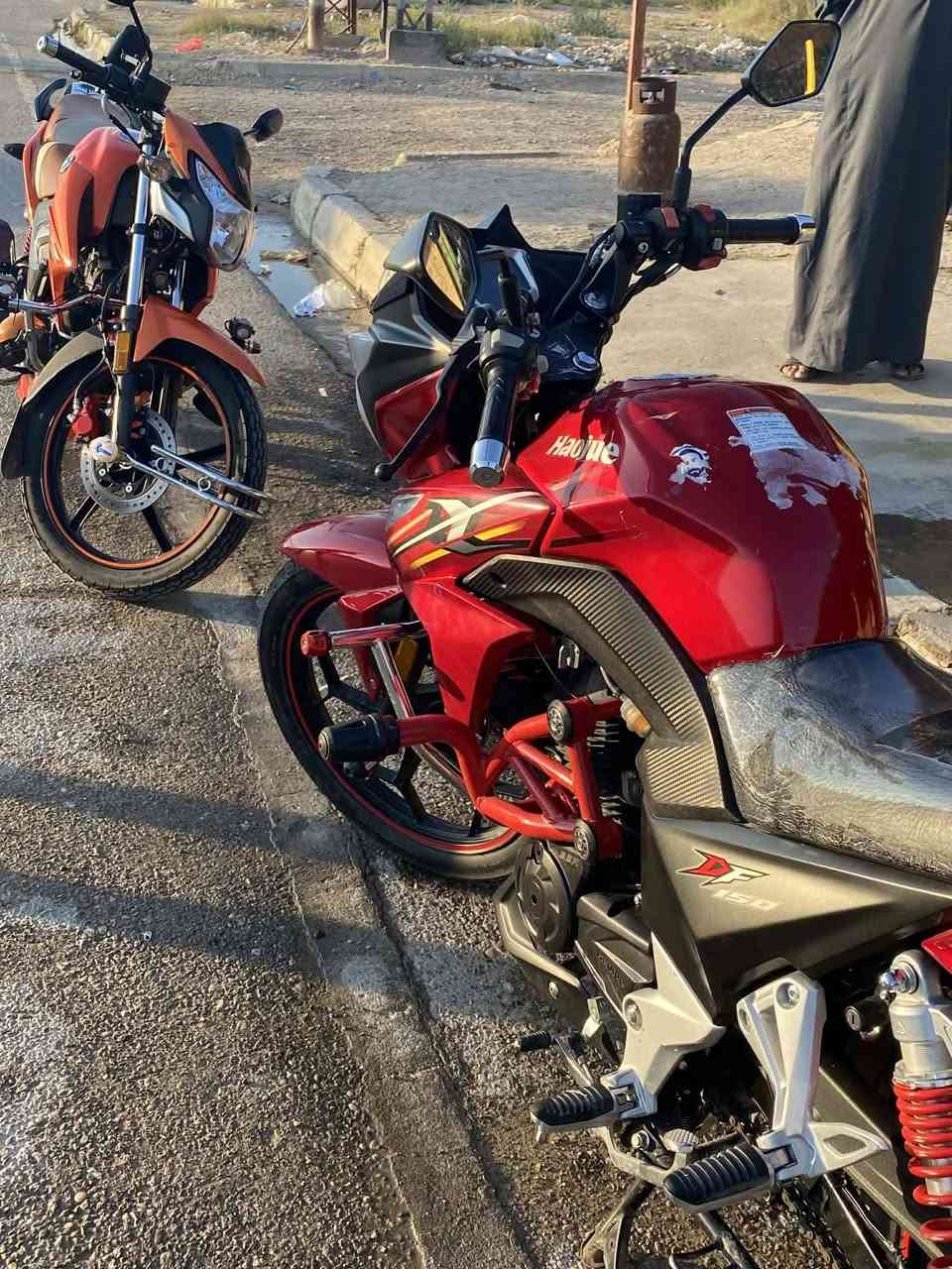 سلام عليكم 
هوجي دي اف للبيع
موديل 2023
نضافه فول مابي اي نقص 
مكفول من كلشي 
دراجه بعده ع بلاد 
مسجل سنويه ولوحات اجنبي
السعر 21
هوجي دي كي 
موديل 21
كامل ومكفول 
مسجل سنويه تحويل 
السعر 17
عنوان رأوه
نبيع نراوس حسب قناعه 
الاستفسار ***********
