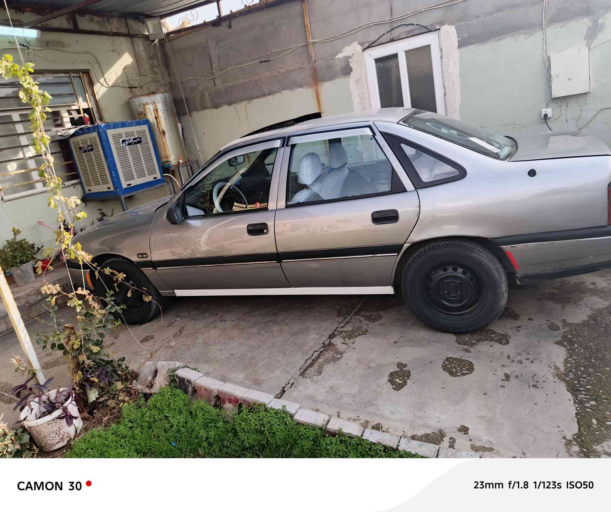 اوبل فكترا موديل 90حجم18 رقم دولي اربيل دفتر بنزين بيها كير مكينه شرط وشرط التحويل قفل مركزي كهربايتها كلها شغالة بيها اهلالات اثنين معمرة وجاملغ  خلفي السعر 35 العنوان كركوك مامتواجد ع الفيس الشراي يخابر ***********
