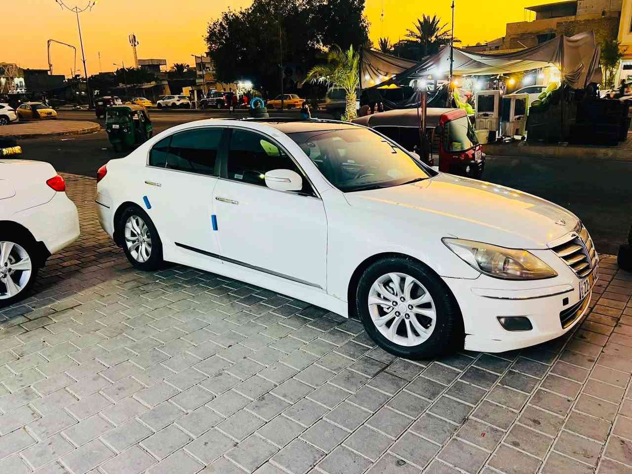 جنيسس 13 رويال خليجي فول مواصفات رقم اربيل بسمي السيارة 1/كشنات جلد فتحت سقف 2/دبل موس 3/بصمه بيبان بصمة تشغيل 4 شاشه كبيره بلاديه /5رادار امامي 6/بصمة الصندوق السعر 140$وبيها مجال أو مراوس حسب القناعه
حادثه جاملغ وبنيد مبدل بدون دواخل 
مكان السياره بغداد الكراده 
للاستفسار على الرقم ***********
