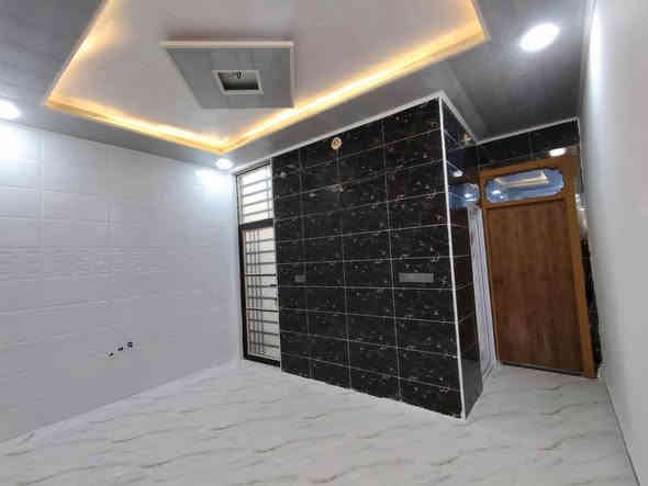 دار لـلـبـيـع  🏡 

ملاحضه // مشمول ب أقرار أل تطويب 📩

📏 المساحة: 100متر  

🏗️ طابوك / الأساس والسقف/كونكريت/ارضيه بورسلين 🏠سقوف ثانويه / أبواب صاج درجه أوله

مواصفات البيت:
✅ غرفة نوم 🛏️
✅ صالة 🛋️
✅ مطبخ 🍽️
✅ صحيات 🚿
✅مكشوفه 
💒ستقبال 
✅ النجف – مقابل ملحق قرية الغدير 
عمود 314 وتنزل مباشر من شارع الصب العام 🏡✨قريب السوق

الخدمات المتوفرة: 
🔹 ماء 💧
🔹 كهرباء ⚡ + مولد 
🔹 شوارع مبلطة 🚗 #شارع_عرض_15_متر
🔹 مدارس قريبة 🏫 

📜 الملكية: زراعي (إقرار محكمة) #سند25

📞 للتواصل *********** وتساب
