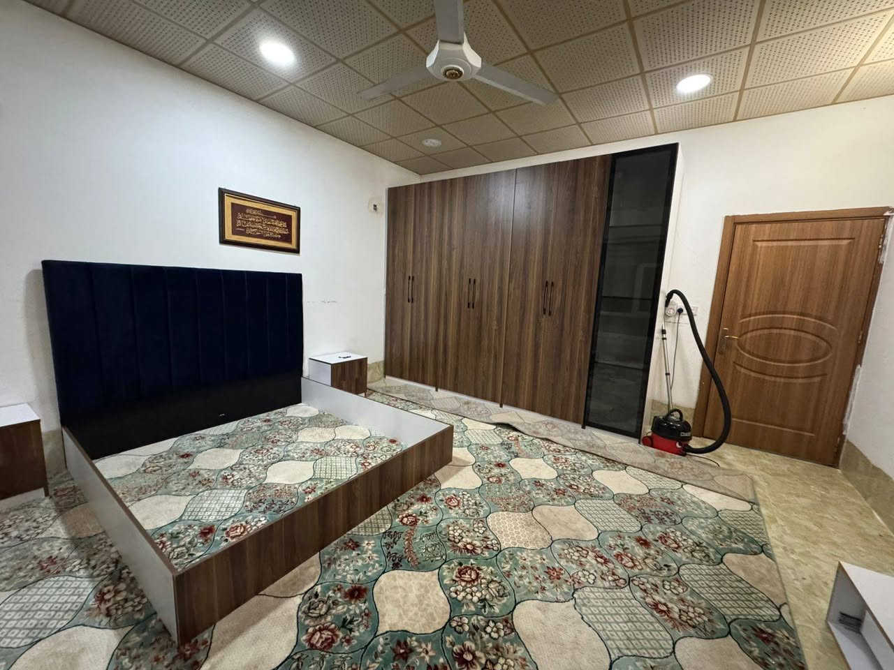 ديكورات يلمس
الدينا فتح وشد غرف نوم وكاونتران  وتصميم حسب القياس رقم موبايل ***********  وات ساب
