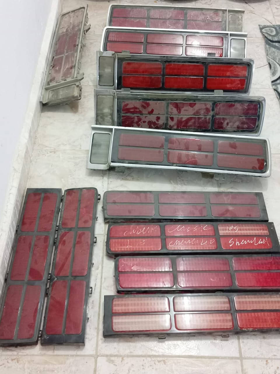 سلام عليك غراض كابرس لبيع وبعد اكو غراض  خير من لله غير متواجد ع فيس تصل ***********
