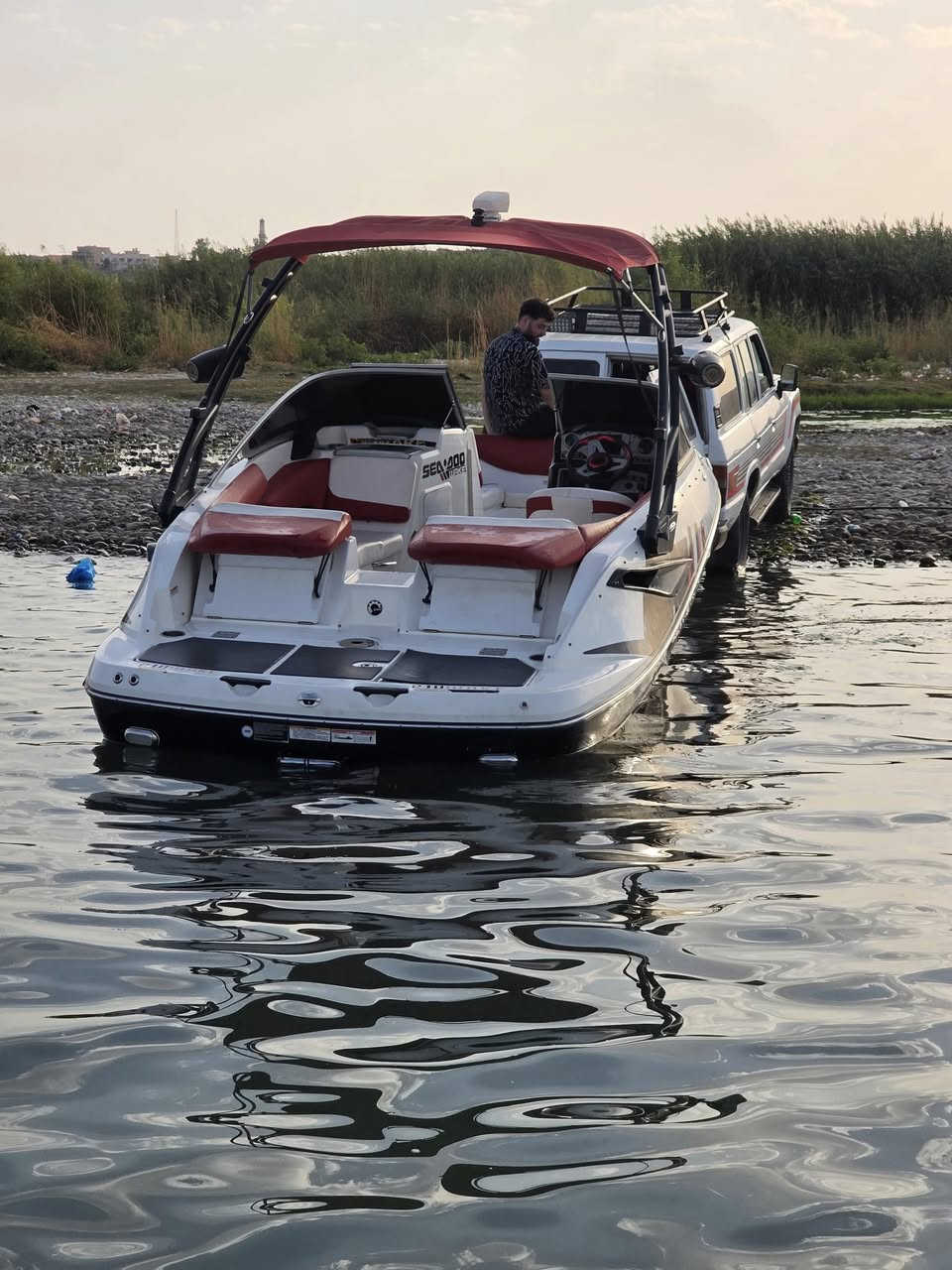 بسم الله والصلاة على رسول الله
السلام عليكم 

جت بوت سيدو ٢١٠ موديل ٢٠١٢ فول لمتد دبل مكينه سوبر حجم ٢١٥ كل مكينه يعني ٤٣٠ حجم المكينتين زورق جديد بمعنى الكلمه جاهز من كلشي عربانه بلاديه دبل تاور بلادي جادر تاور بلادي جادر زورق بلادي داخل جديد شاشه مو عدادات اناره سستم صوت بلادي يعني ماتصرف عليه ربع دينار 

للاستفسار 

***********
