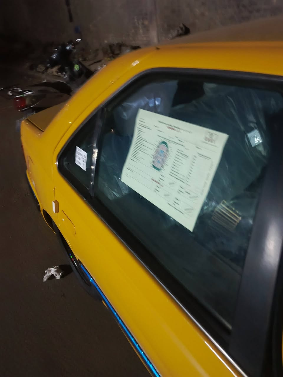 سلام عليكم شباب 
بيجو بارس ٢٠١٥ رقم بغداد انكليزي 
السياره حلوه مال جناي مكينه وكير خير من الله صدر امامي خلفي خير من الله بيهه ضربه بل جاملغ الخلفي ومصلح تبريد ثلج وبيهه كم شغلا نقص عنوان مجمع مشن الكراده شارع الزيوت  السعر ٣٨ وبيهه مجال لل طيبين ***********
