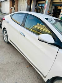 لنترا • ٢٠١٢ • محرك ١٨٠٠
