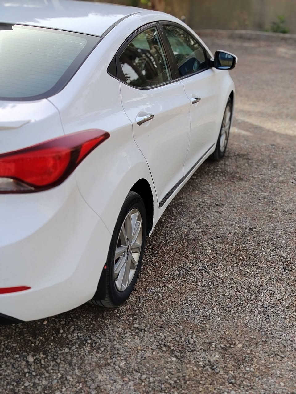 النتره15 فول مواصفات محرك 1800بسمي تحويل ثاني يوم سياره جاهزه من كلشي رقم بغداد دولي سنويه جديده المكان كربلاء الحسينيه السعر135. وبيه مجال
***********
