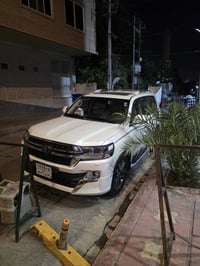 لاندكروز VXS • ٢٠١٧ • مكفولة